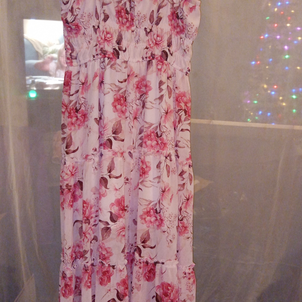 Flowy Sheer Floral Dress - Picture 3 of 4